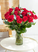 25-red-roses-vase-flowers-in-antalya.jpg